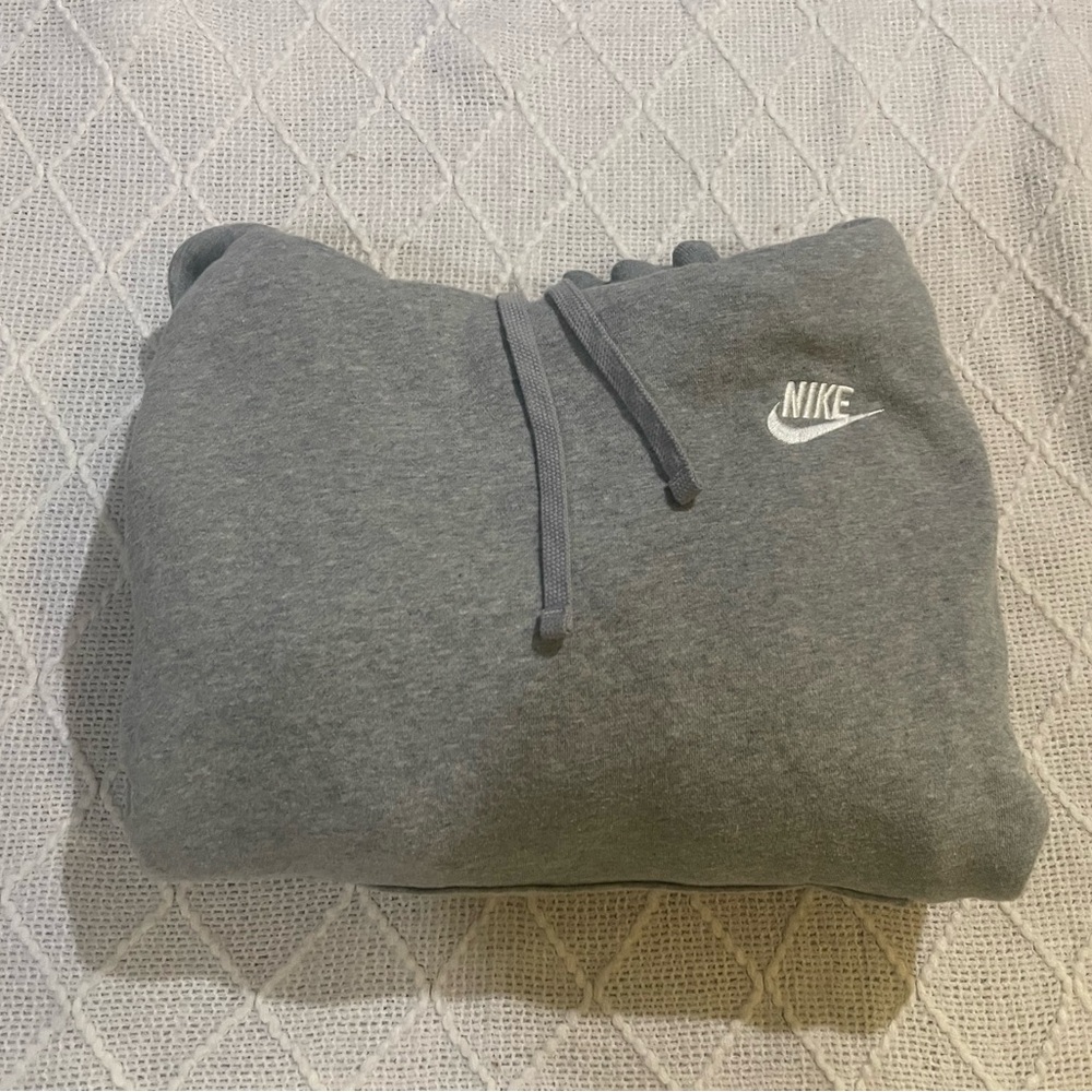 Gray Nike hoodie, size M